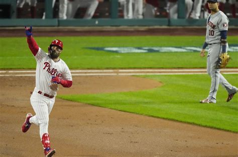 Phillies host the Diamondbacks in first of 3-game series